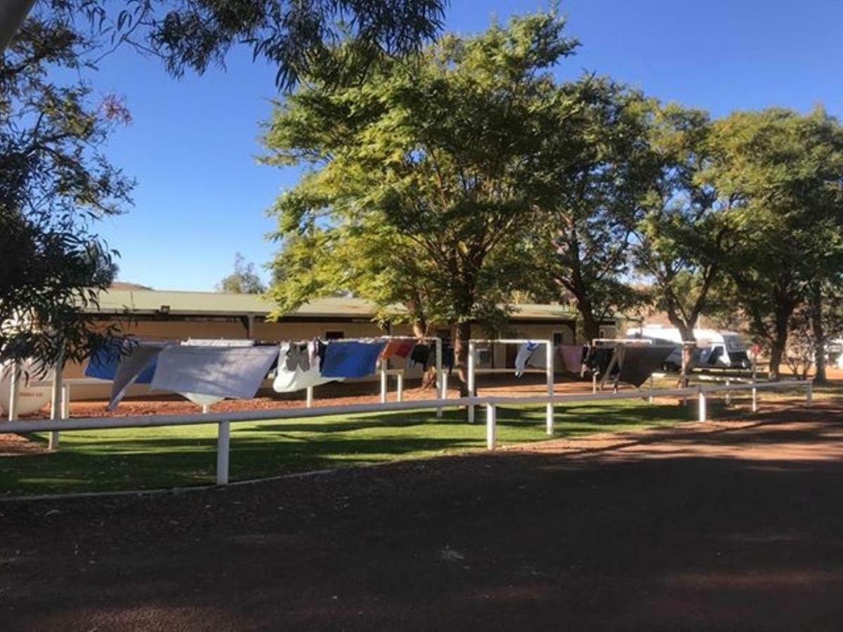 מלון Tom Price Tourist Park מראה חיצוני תמונה